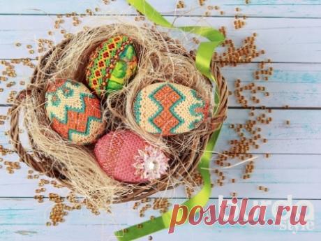 Как украсить бисером яйца к Пасхе