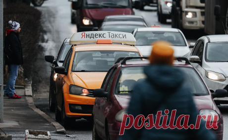 «Яндекс» сменит оператора рекламы на крышах такси. Компания Maer и «Яндекс» прекратили сотрудничество по обеспечению рекламы на крышах такси. Оператор рекламы оказался недоволен тем, что проект так и не достиг необходимого охвата аудитории, но «Яндекс» уже нашел другого партнера