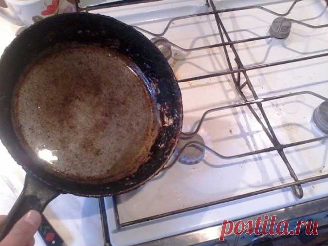Лучший способ очистить сковородку от нагара и застывшего жира