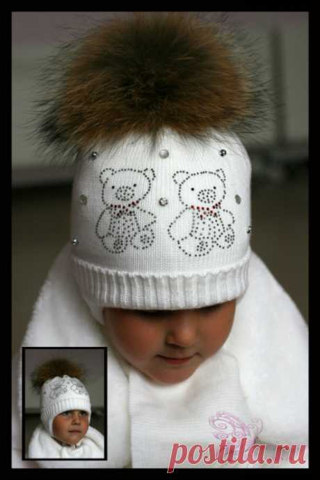 Чем украсить детскую шапку своими руками