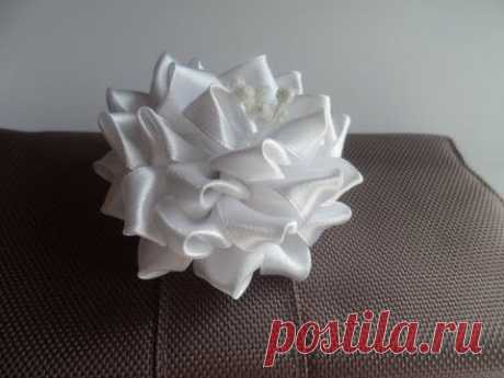 Мастер класс Цумами Канзаши Свадебный цветок цветы из лент tsumami kanzashi - YouTube