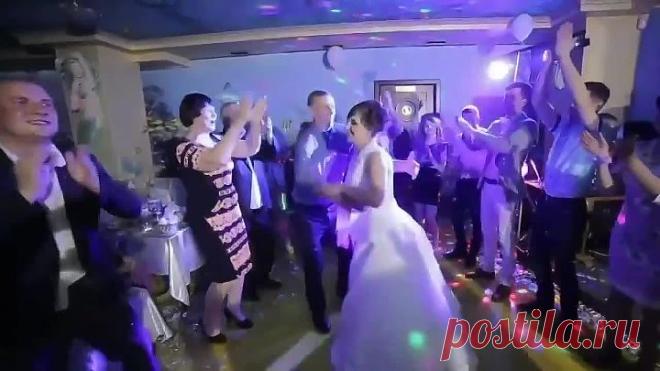 Кто помнит эту песню Радует что молодежь не забывает. Поёт Виталий Лобач