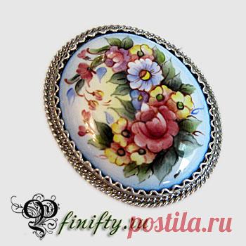 Брошь.
Ростовская финифть (горячая художественная эмаль).
Описание и цены по ссылке.
https://finifty.ru/catalog/broshi/brosh-ivushka
Скидка на украшения с финифтью 10% 
при покупке финифти на сумму от 5000 руб.

#нашафинифть #брошь #эмаль #финифть