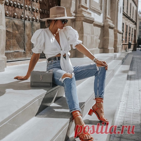 Стритстайл образы весна-лето 2020, топ-11 трендов уличного стиля одежды, street style сеты весна-лето Большой фотообзор модного направления стритстайл весна-лето 2020. Новинки модной одежды street style на весну и лето. Топовые луки и сочетания женской одежды в стиле стритстайл на теплый сезон.
