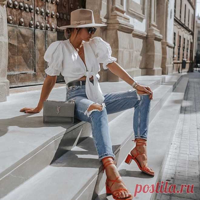 Стритстайл образы весна-лето 2020, топ-11 трендов уличного стиля одежды, street style сеты весна-лето Большой фотообзор модного направления стритстайл весна-лето 2020. Новинки модной одежды street style на весну и лето. Топовые луки и сочетания женской одежды в стиле стритстайл на теплый сезон.