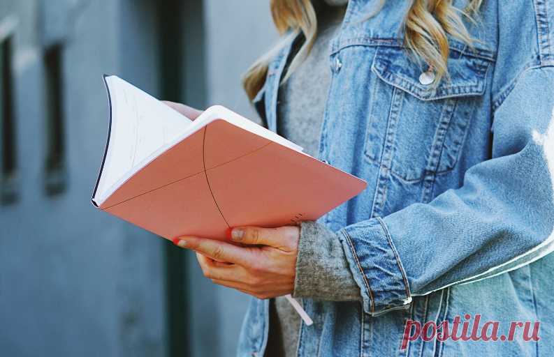 12 крутих книжок для підлітків на весняні канікули - Блог Yakaboo.ua Весняні канікули – це кльова нагода нарешті відіспатися, відігрітися у промінчиках сонця, передивитися всі пропущені серії улюблених серіалів, потусити з друзями й почитати. Але – тільки найкрутіші підліткові книги. У цій підбірці – лише такі! «Народжені бути вільними» Джесс Шаткін (#книголав, 2018, пер. Олена Замойська) Чому підлітки ризикують і як їх захистити від небезпек –...