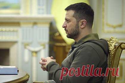 В Госдуме отреагировали на слова Зеленского о затишье фразой «он в агонии». Слова президента Украины Владимира Зеленского о желании России краткосрочного затишья говорят о том, что он «мечется в агонии». Так на фразу украинского лидера отреагировал глава комитета Госдумы по международным делам Леонид Слуцкий. По мнению парламентария, происходящее подчеркивается ситуацией с ракетами в Польше.