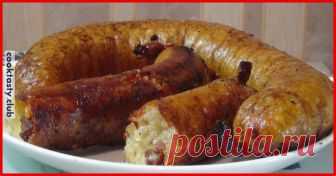 Безумно вкусная картофельная колбаса Горяченькая картофельная колбаса будет самым вкусным блюдом на праздничном столе. Картофельная колбаса – вкуснейшее блюдо, которое можно встретить во многих славянских кухнях. Из большого количества рецептов традиционной и классической считается картофельная домашняя колбаса со шкварками в кишках. В качестве загустителя в картофельную массу нередко добавляют пшено, гречку, рис, манку, пшеничную крупу. Существуют также и разновидности картофельной колбасы с …