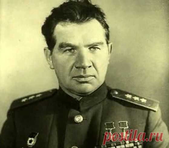 Что сказал маршал Чуйков подлецу и либералу Солженицину