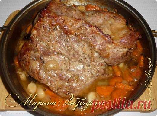 Свиная шейка с черносливом и овощами | Страна Мастеров