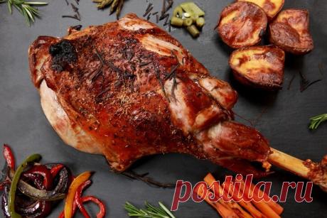 Упрощаем жизнь. Пять способов приготовить сочное мясо в духовке | Аргументы и факты – aif.ru | Дзен