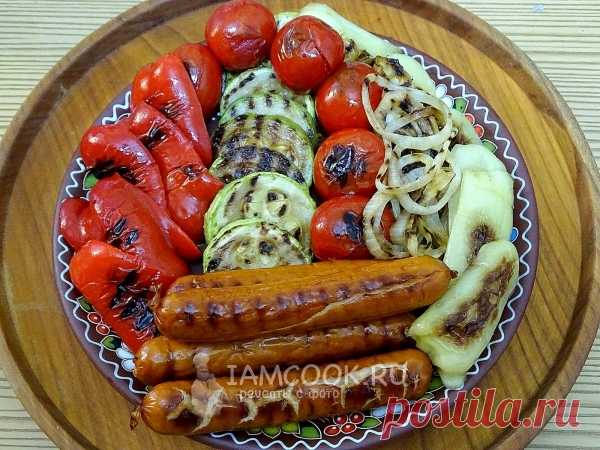 Сосиски с овощами на сковороде-гриль