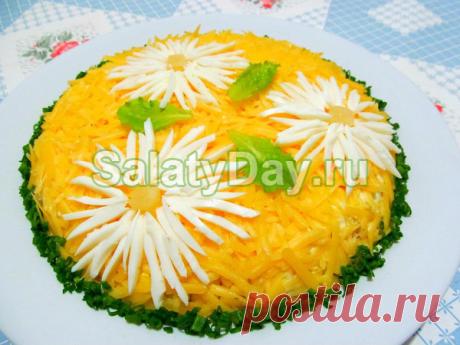 Слоеный салат с курицей и ананасами – идеальное и беспроигрышное сочетание: рецепт с фото и видео