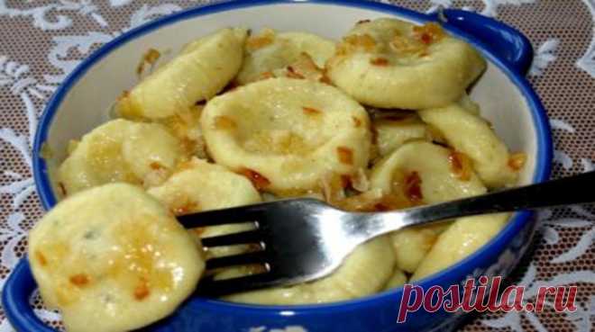 Ленивые вареники с картошкой - это так вкусно и быстро! Необыкновенно вкусный, ароматный и питательный обед из ленивых картофельных вареников для всей семьи приготовим вместе