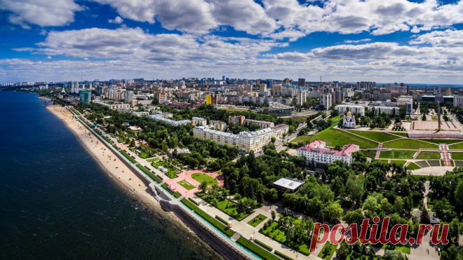 Самара. 
Прогулки по городу и музеи
*Самарский Арбат - здесь во всем великолепии реконструирована старая Самара.
*Площадь Куйбышева - самая большая площадь Европы. 
*Самарский академический театр оперы и балета.
*Набережная - популярное место прогулок у жителей и гостей города. 
*Бункер Сталина - один из наиболее таинственных культурных объектов. Глубина 37 м, мощные стены, коридоры и залы, личный кабинет вождя.
*«Самара Космическая», музейно-выставочный центр
*Музей Эльдара Рязанова.