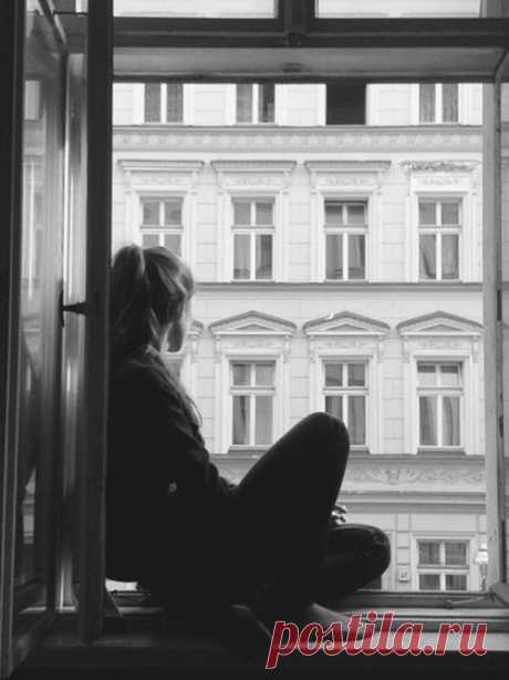 «Вещи дорожают. Люди дешевеют…» — бездонный стих, отражающий современность | Golbis