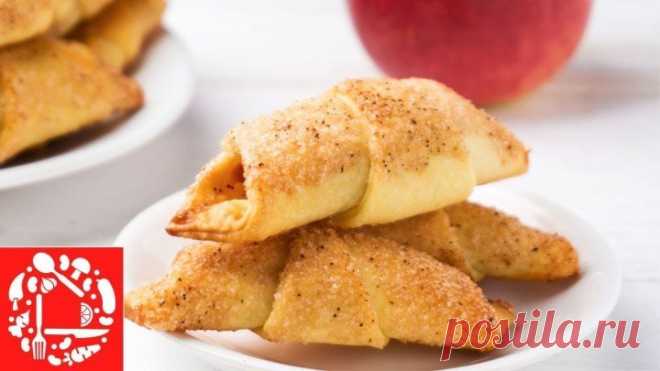 Всегда мало, сколько не приготовишь! 😍👍 Легкие рогалики с яблоками