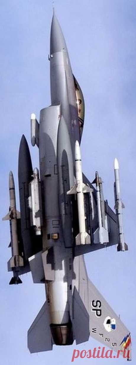 F-16C SEAD  AGM-88 HARM, AIM-120C, AIM-9L