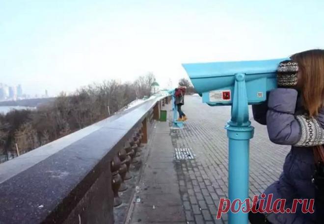 Обзорные бинокли установили на смотровой площадке на Воробьевых горах | Новости в России и мире