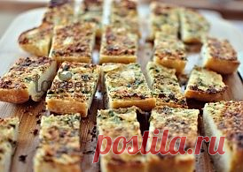 Гренки с пармезаном и печеным чесноком - LoveEat - Гастрономическая Социальная Сеть