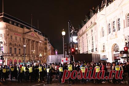 Футбольная ассоциация Англии осудила расистские нападки на футболистов сборной. Футбольная ассоциация Англии (FA) осудила болельщиков за расистские нападки в соцсетях на футболистов национальной сборной. В Twitter представители ассоциации заявили, что возмущены тем, что некоторые из игроков сборной, которые изо всех сил боролись за место в команде, после игры подверглись дискриминации.