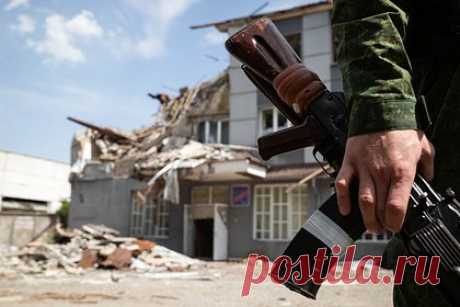 В ЛНР заявили о полном контроле над Кременной. Город Кременная в Луганской народной республике, что расположен в районе Северодонецка, находится под полным контролем союзных сил, рассказал представитель Народной милиции Луганской народной республики (НМ ЛНР) Иван Филипоненко. Находясь в самом городе Филипоненко опроверг распространенные слухи о сдаче Кременной.