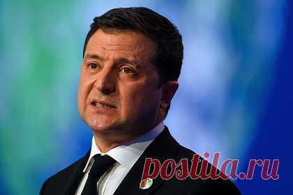 Просьбу Зеленского о приеме Украины в НАТО назвали худшей идеей в истории. Заместитель редактора отдела общественного мнения журнала Newsweek Джейсон Филдс назвал просьбу президента Украины Владимира Зеленского об ускоренном приеме Украины в НАТО худшей идеей за всю историю. Он пояснил, что данное решение втянуло бы Соединенные Штаты и их союзников в войну с Россией.
