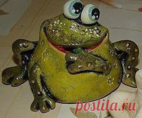 Лепим лягушку из соленого теста