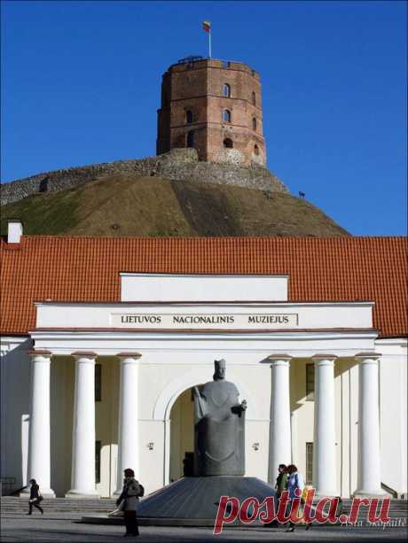 Lietuvos nacionalinis muziejus | National Museum of…  
'Vilnius by Asta Skopaite'---it's THIS museum!!! SO exciting…  |  Pinterest • Всемирный каталог идей