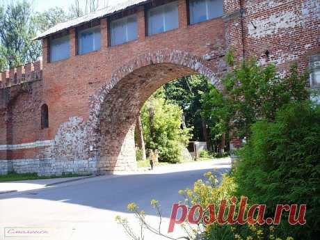 Никольские ворота Смоленской крепостной стены - 
The Gate Of The Wall Smolensk  Free Stock Photo HD - Public Domain Pictures