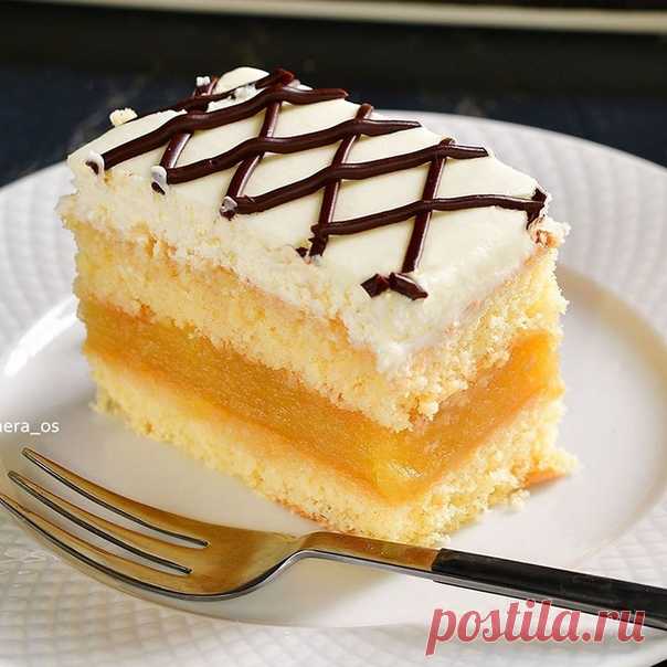 Бисквитные коржи, потрясающая с кислинкой яблочная начинка и нежный творожно-сливочный крем!

Автор venera_os

Яблочная начинка:
Яблоки – 8 шт
Сахар – 180 гр
Сок лимона – 0,5 шт
Ванильный сахар – 1 пакетик
⠀
Бисквит:
Яйцо – 4 шт
Сахар – 180 гр
Мука – 120 гр
Крахмал – 50 гр
Разрыхлитель – 1 ст.л.
Масло сливочное – 100 гр
⠀
Крем:
Сливочный творожный сыр – 300 гр
Сахарная пудра – 150 гр
Ванильный сахар – 1 пакетик
Сливки 33% - 150 мл
⠀
Сироп для пропитки:
Яблочный сок – 0,5 с...