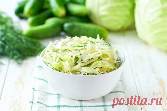 20 салатов с капустой и огурцом, которые готовятся за пару минут