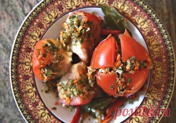 Армянский рецепт бурых помидоров, фаршированных зеленью, перцем и чесноком, от которых невозможно отказаться - Будет вкусно - Медиаплатформа МирТесен