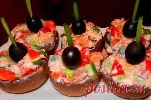 Фаршированные шампиньоны с копченой курицей, рецепт — Вкусо.ру