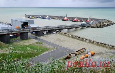 МИД Казахстана выразил протест в связи с атакой на инфраструктуру КТК. В заявлении официального представителя ведомства Айбека Смадиярова также сказано, что произошедшее рассматривается как действие, наносящее ущерб отношениям Астаны с Киевом