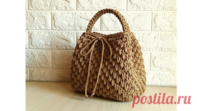 كروشيه شنطة بخيط الكوردون جديدة وجميلة ومناسبة للمبتدئين أهلا بكل متابعين قناة Bags Crochet  في فيديو انهاردة هاقدم شرح لطريقة عمل شنطة برباط وهاستخدم خيط الكوردون الاسباني cordon yarn . الشنطة جميلة جدا وواسعة وشي...