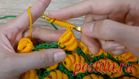 Оригинальный и объемный цветной узор (Вязание крючком) 🍌🍌shortcut🍌🍌Banana🍌🍌crochet idea🍌🍌 Предельно простой в исполнении объемный узор смотрится богато и нетривиально. Использовать его можно для создания оригинальных аксессуаров, шалей, шарфов, отделки…
