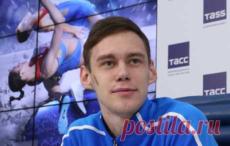 Прыгун в высоту Лысенко прокомментировал победу над Ласицкене на турнире в Екатеринбурге. Соревнования проходили в смешанном формате, женщины имели гандикап перед мужчинами в 0,34 м