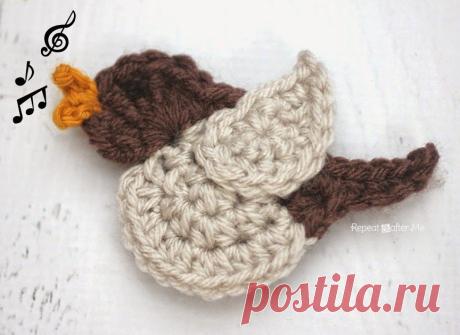 Repeat Crafter Me: N is for Nightingale: Crochet Nightingale Bird Applique