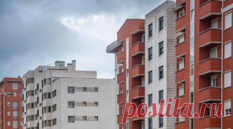 Юрист: перед установкой камеры в доме желательно получить согласие соседей. Вадим Виноградов, доктор юридических наук, профессор, декан факультета права НИУ ВШЭ, рассказал в беседе с RT, законна ли установка видеокамер в подъезде многоквартирного дома. Читать далее