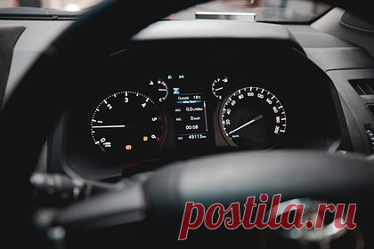 Автогигант признал срыв планов из-за глобальной проблемы. Планы японского автогиганта Toyota выпустить по крайней мере 9,7 миллиона автомобилей за текущий финансовый год, который завершится в марте 2023 года, сорвались. Причина проблемы кроется в глобальном дефиците полупроводниковых чипов. Производитель признал, что годовой объем производства окажется ниже целевого.