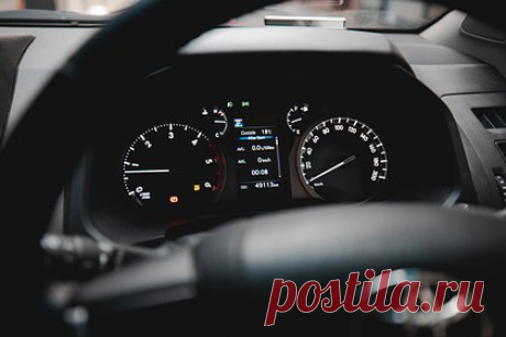Автогигант признал срыв планов из-за глобальной проблемы. Планы японского автогиганта Toyota выпустить по крайней мере 9,7 миллиона автомобилей за текущий финансовый год, который завершится в марте 2023 года, сорвались. Причина проблемы кроется в глобальном дефиците полупроводниковых чипов. Производитель признал, что годовой объем производства окажется ниже целевого.