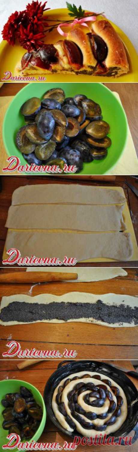 Спиральный пирог со сливами