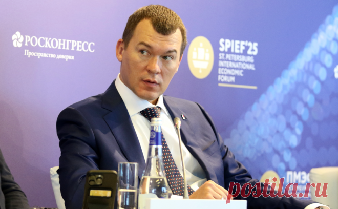 Дегтярев привел в пример РПЛ практику потолка зарплат в хоккее. Министр заявил, что уменьшении числа легионеров в футболе не приведет к росту зарплат у российских игроков. В качестве примера он привел КХЛ, где клубы формируют состав, ориентируясь на потолок зарплат