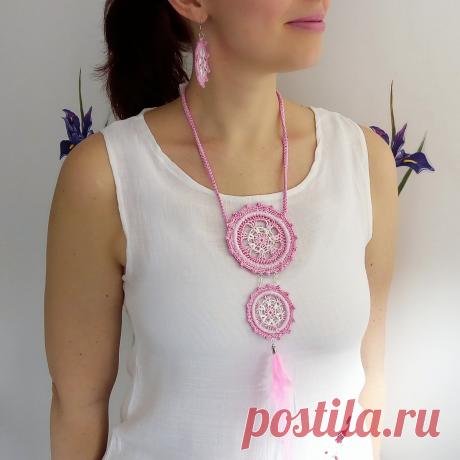 Crochet Set/ Pink jewerly set/ Swarovski crystals/ Crocheted Necklace/ Crocheted Earrings/ Bohemian style / Сrochet pendant