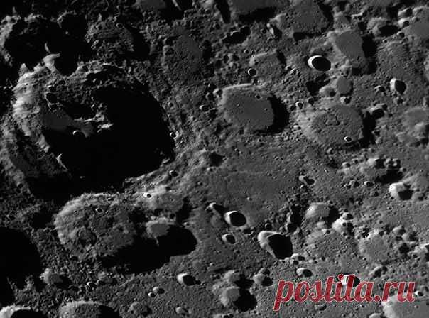 Несколько свежих снимков Луны российских астрофотографов Дмитрия Маколкина (Москва), Александра Ястребова (Брянск) и Андрея Смирнова (Саров) / Интересный космос