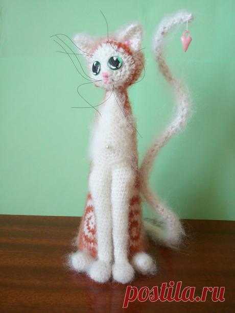 КОШКА-СТАТУЭТКА КРЮЧКОМ