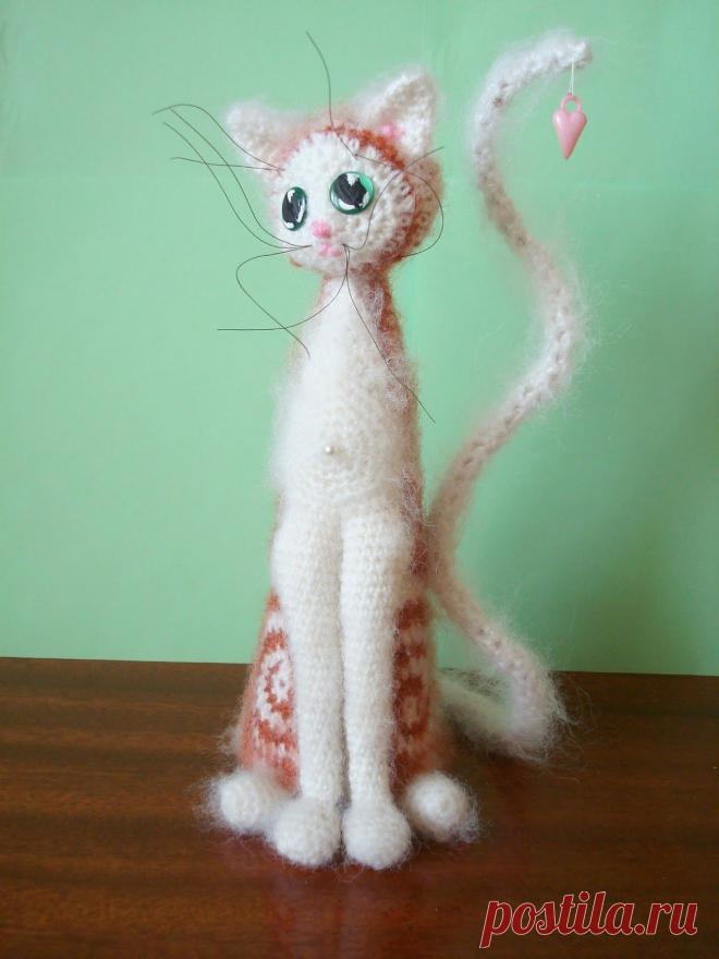 КОШКА-СТАТУЭТКА КРЮЧКОМ