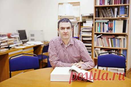 Лингвист Борис Иомдин о лонгсливах, фуфайках и дергайчиках