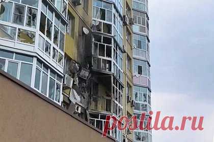 Названа возможная цель взорвавшегося в Воронеже беспилотника. По предварительным данным, беспилотный летательный аппарат со взрывчаткой, который врезался в жилой дом на улице Белинского в Воронеже, мог лететь в сторону аэродрома Балтимор.